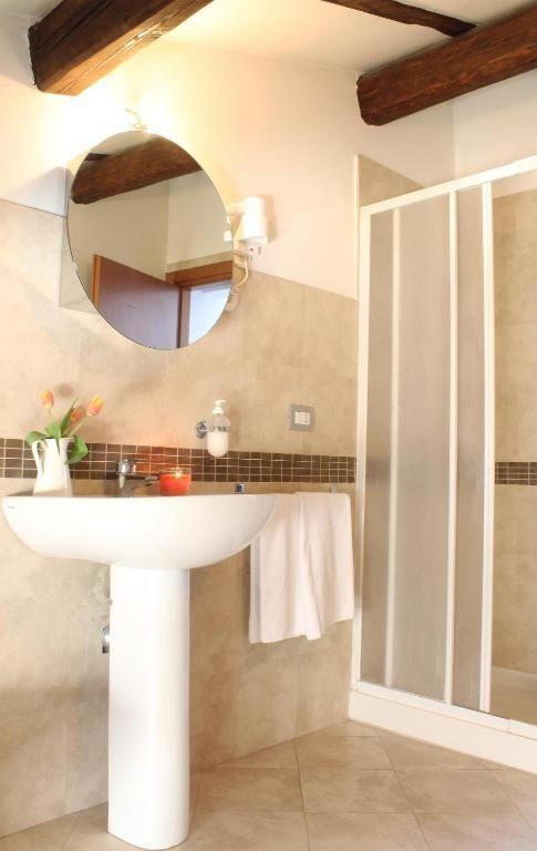 Accanto Al Centro B&B Prato  Esterno foto